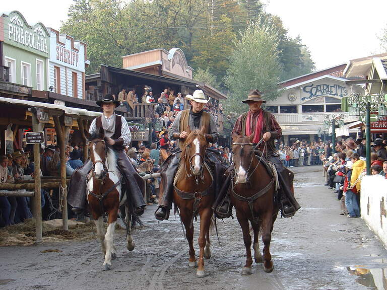 Richtige Cowboys auf der Mainstreet in Pullman City Cowboys auf Mainstreet in Pullman City